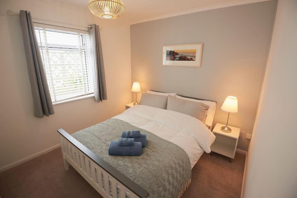 3-Bedroom Bungalow With Parking, Goldsithney, Penzance, Cornwall Perranuthnoe Εξωτερικό φωτογραφία
